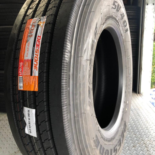 Deestone 11.00 R22.5