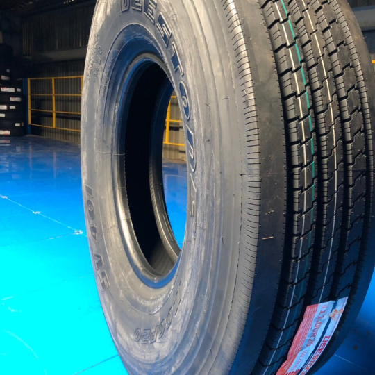 Deestone 11.00 R20